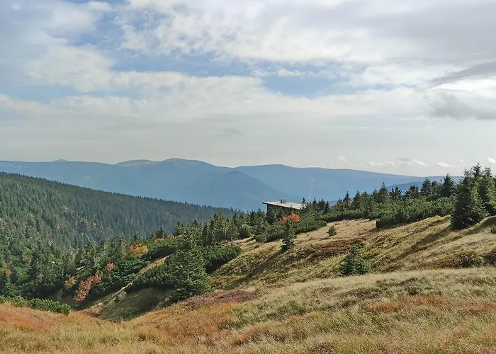 Enjoyharrachov Atraktivni Klidne Studio 3 V Centru Harrachova S Parkovanim, Velkou Terasou, Wifi-Wlan, Sat Zdarma, Moznosti Dobijeni Auta, Vyhledem Do Zahrady A Na Romanticky Kostelik