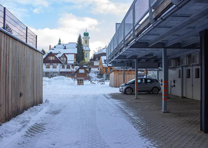 Enjoyharrachov Atraktivni Klidne Studio 3 V Centru Harrachova S Parkovanim, Velkou Terasou, Wifi-Wlan, Sat Zdarma, Moznosti Dobijeni Auta, Vyhledem Do Zahrady A Na Romanticky Kostelik