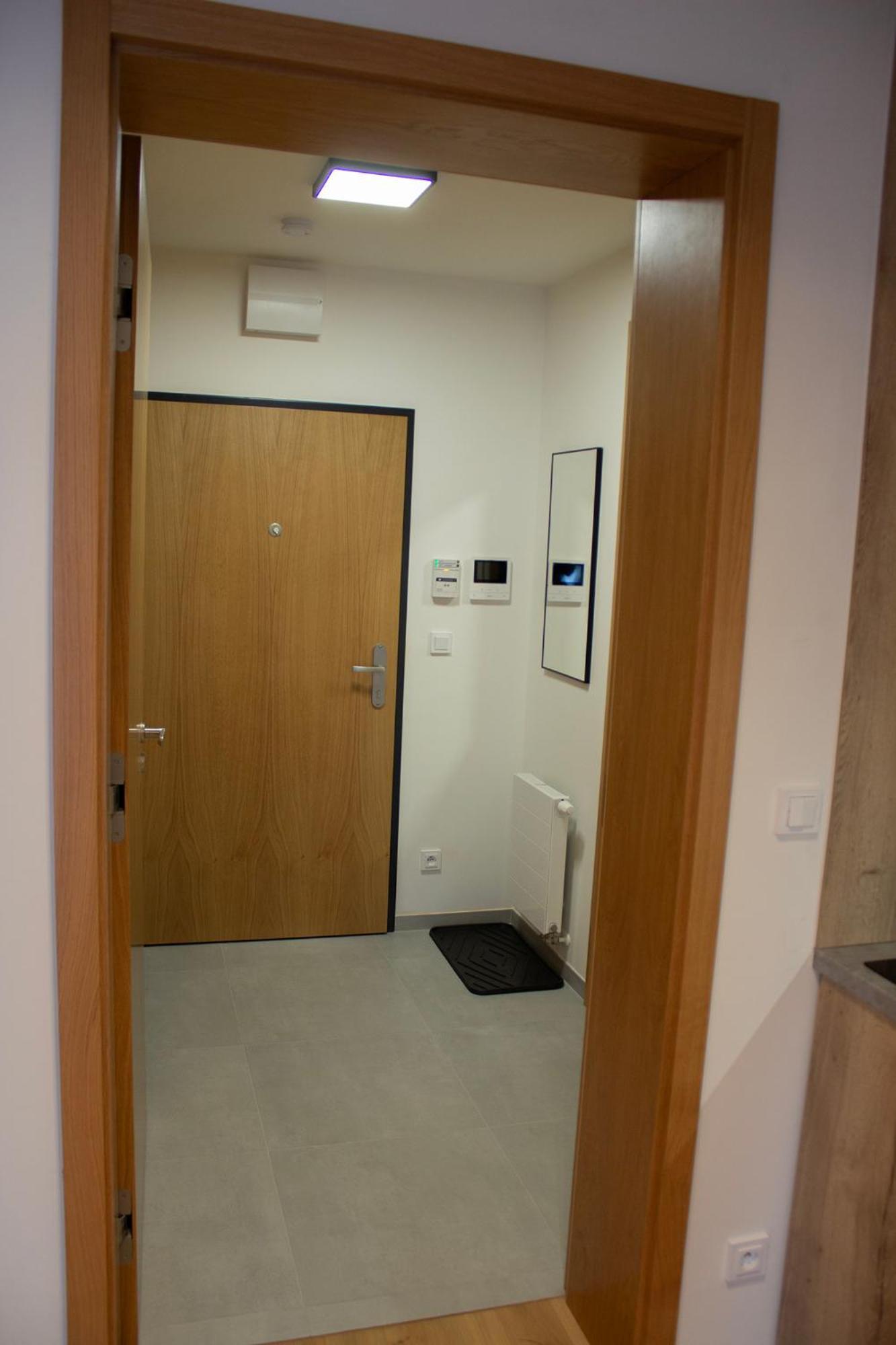 Apartment Enjoyharrachov Atraktivni Klidne 3 V Centru Harrachova S Parkovanim, Velkou Terasou, Wifi-wlan, Sat Zdarma, Moznosti Dobijeni Auta, Vyhledem Do Zahrady A Na Romanticky Kostelik Harrachov