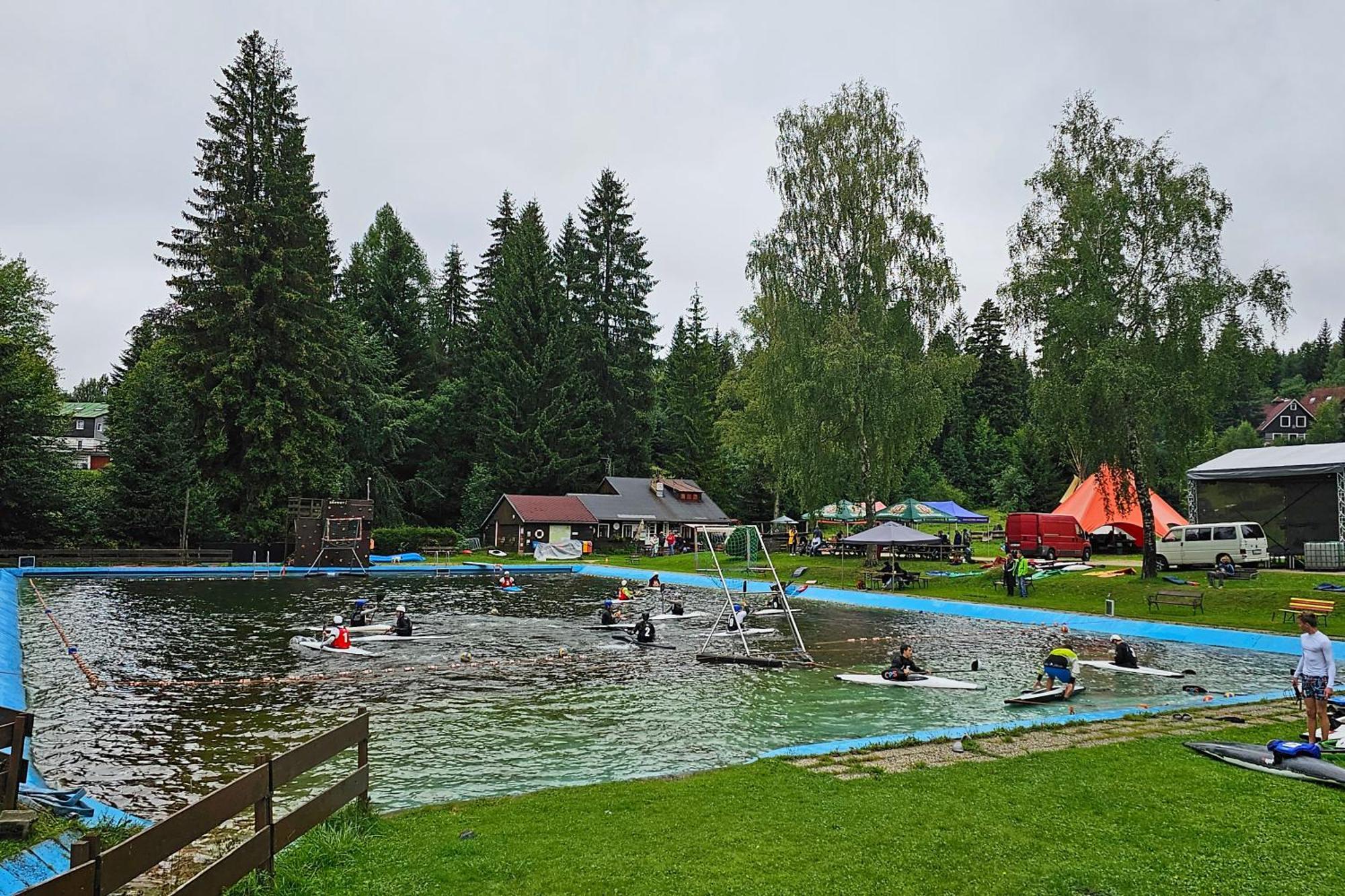 Apartment Enjoyharrachov Atraktivni Klidne 3 V Centru Harrachova S Parkovanim, Velkou Terasou, Wifi-wlan, Sat Zdarma, Moznosti Dobijeni Auta, Vyhledem Do Zahrady A Na Romanticky Kostelik Harrachov