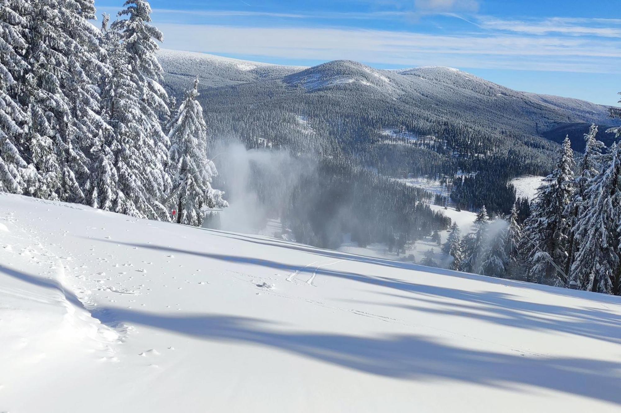 Enjoyharrachov Atraktivni Klidne 3 V Centru Harrachova S Parkovanim, Velkou Terasou, Wifi-wlan, Sat Zdarma, Moznosti Dobijeni Auta, Vyhledem Do Zahrady A Na Romanticky Kostelik