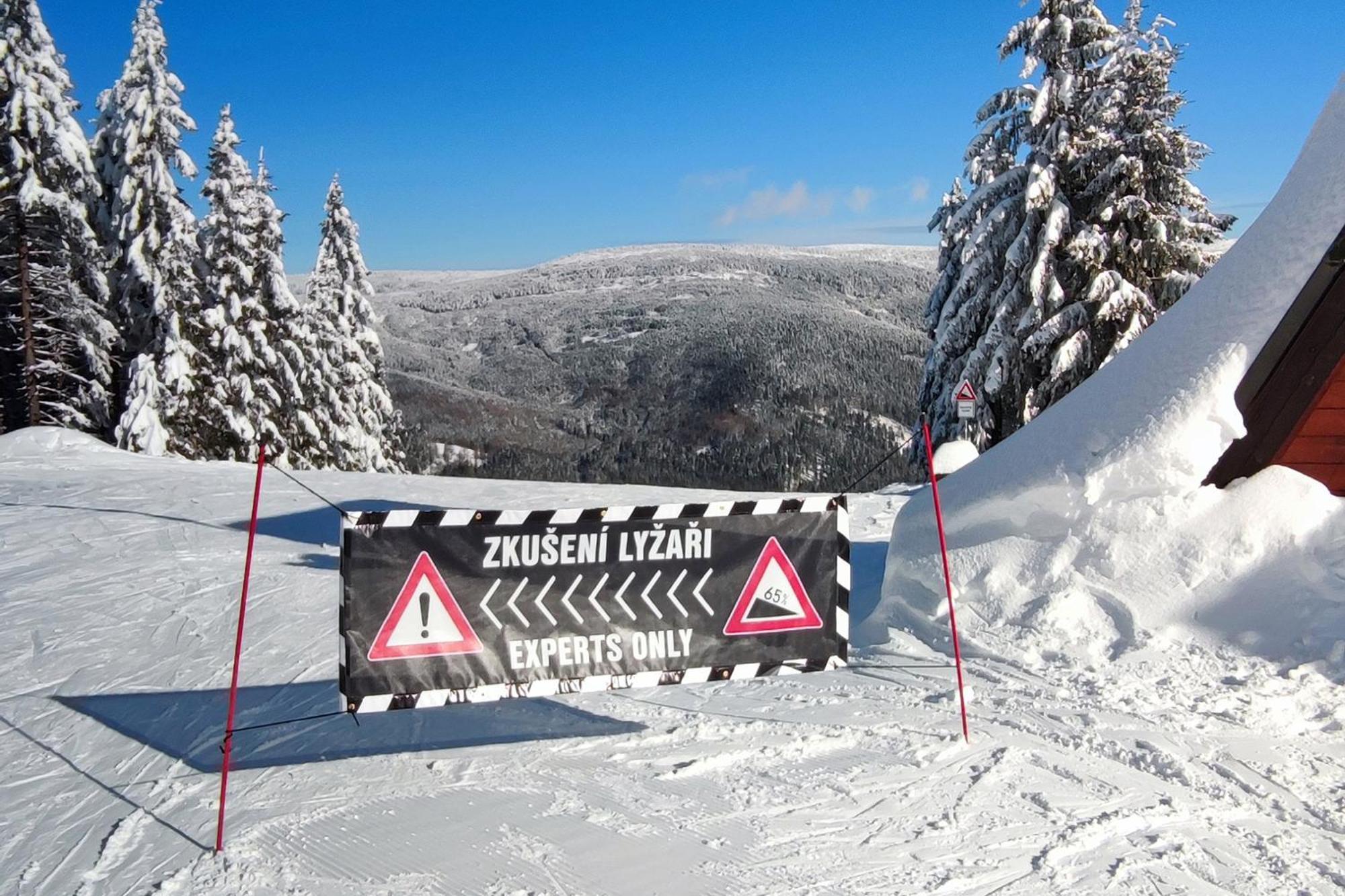 Enjoyharrachov Atraktivni Klidne 3 V Centru Harrachova S Parkovanim, Velkou Terasou, Wifi-wlan, Sat Zdarma, Moznosti Dobijeni Auta, Vyhledem Do Zahrady A Na Romanticky Kostelik *