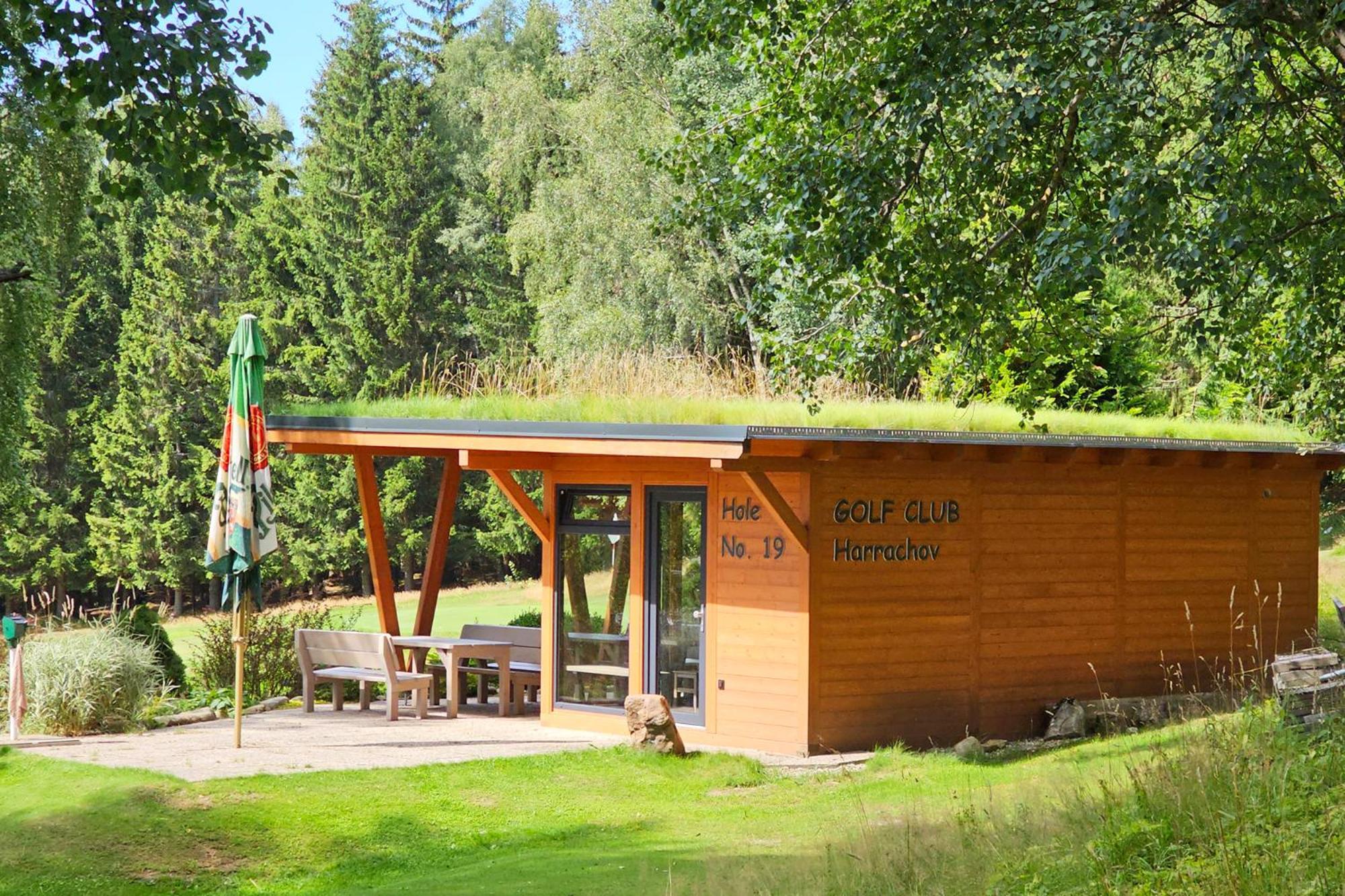 Enjoyharrachov Atraktivni Klidne 3 V Centru Harrachova S Parkovanim, Velkou Terasou, Wifi-wlan, Sat Zdarma, Moznosti Dobijeni Auta, Vyhledem Do Zahrady A Na Romanticky Kostelik