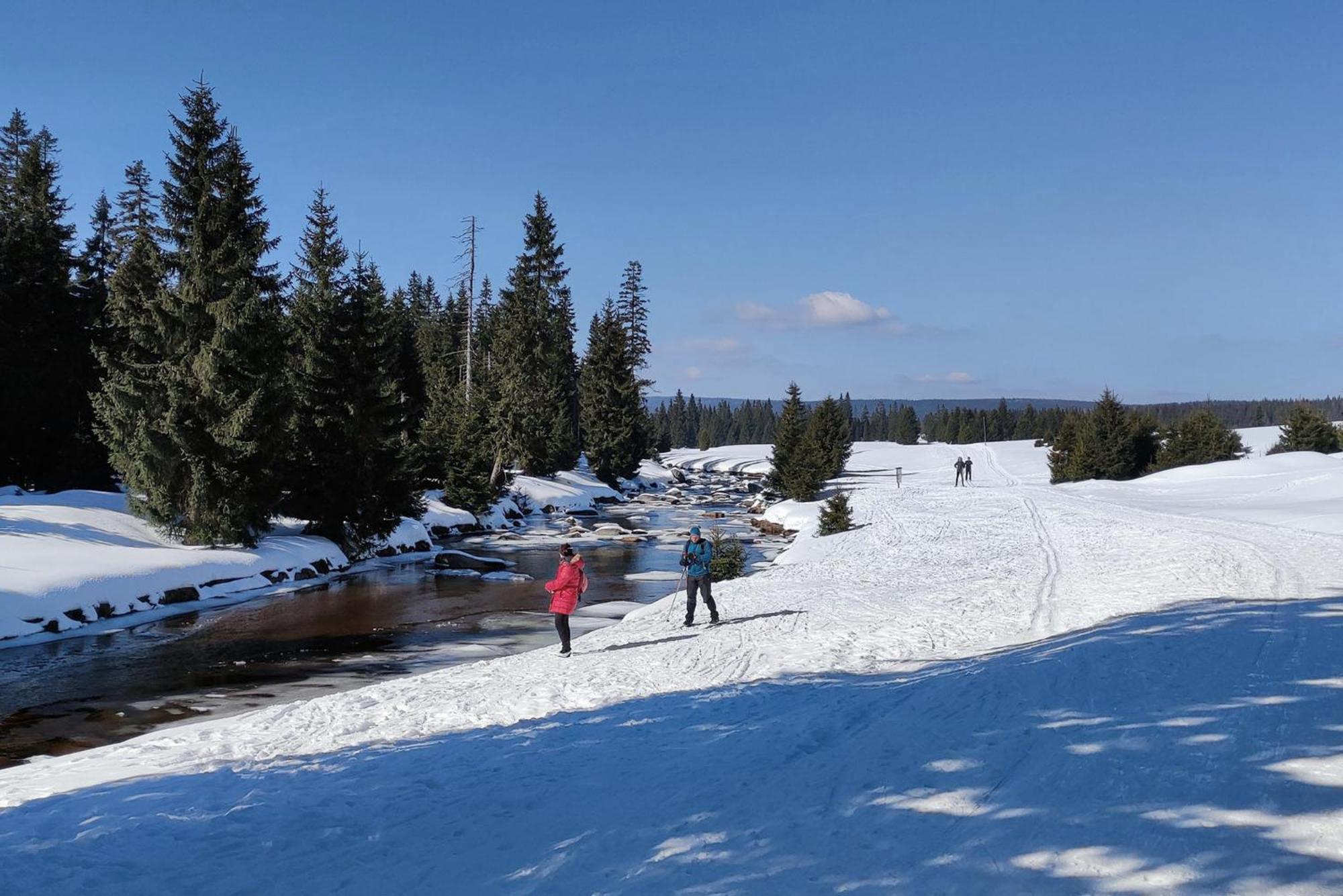 Enjoyharrachov Atraktivni Klidne 3 V Centru Harrachova S Parkovanim, Velkou Terasou, Wifi-wlan, Sat Zdarma, Moznosti Dobijeni Auta, Vyhledem Do Zahrady A Na Romanticky Kostelik Apartment